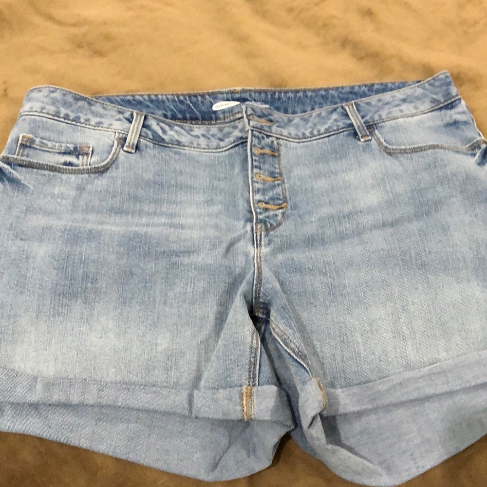 Womens old navy brand button up jean shorts size 18